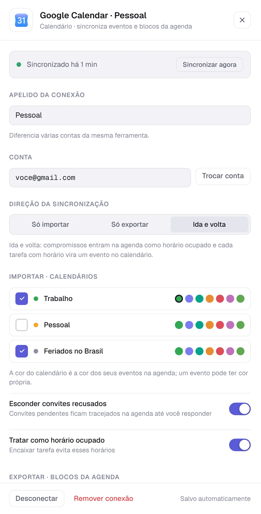 Painel de configuração de uma conexão de calendário, tema claro: direção da sincronização, calendários importados e tratar como horário ocupado